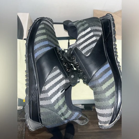 Fendi Striped Low Top Fabric Runner Sneakers